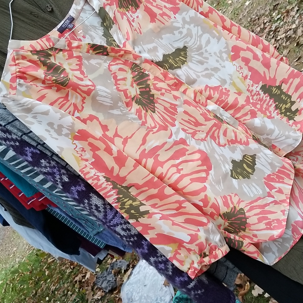 NYDJ Peach + Tan Floral Poppy Bloom blouse sz S - Picture 5 of 6
